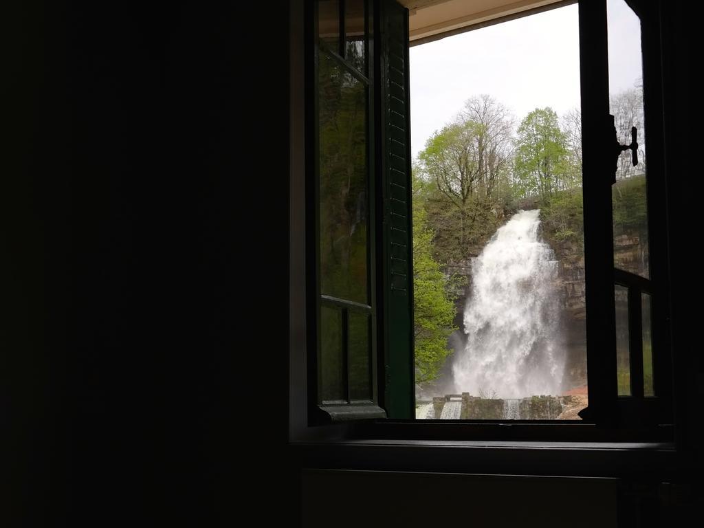 Bonlieu Au Moulin Des Fees - Maison D'Hotes Cascades Du Herisson חדר תמונה